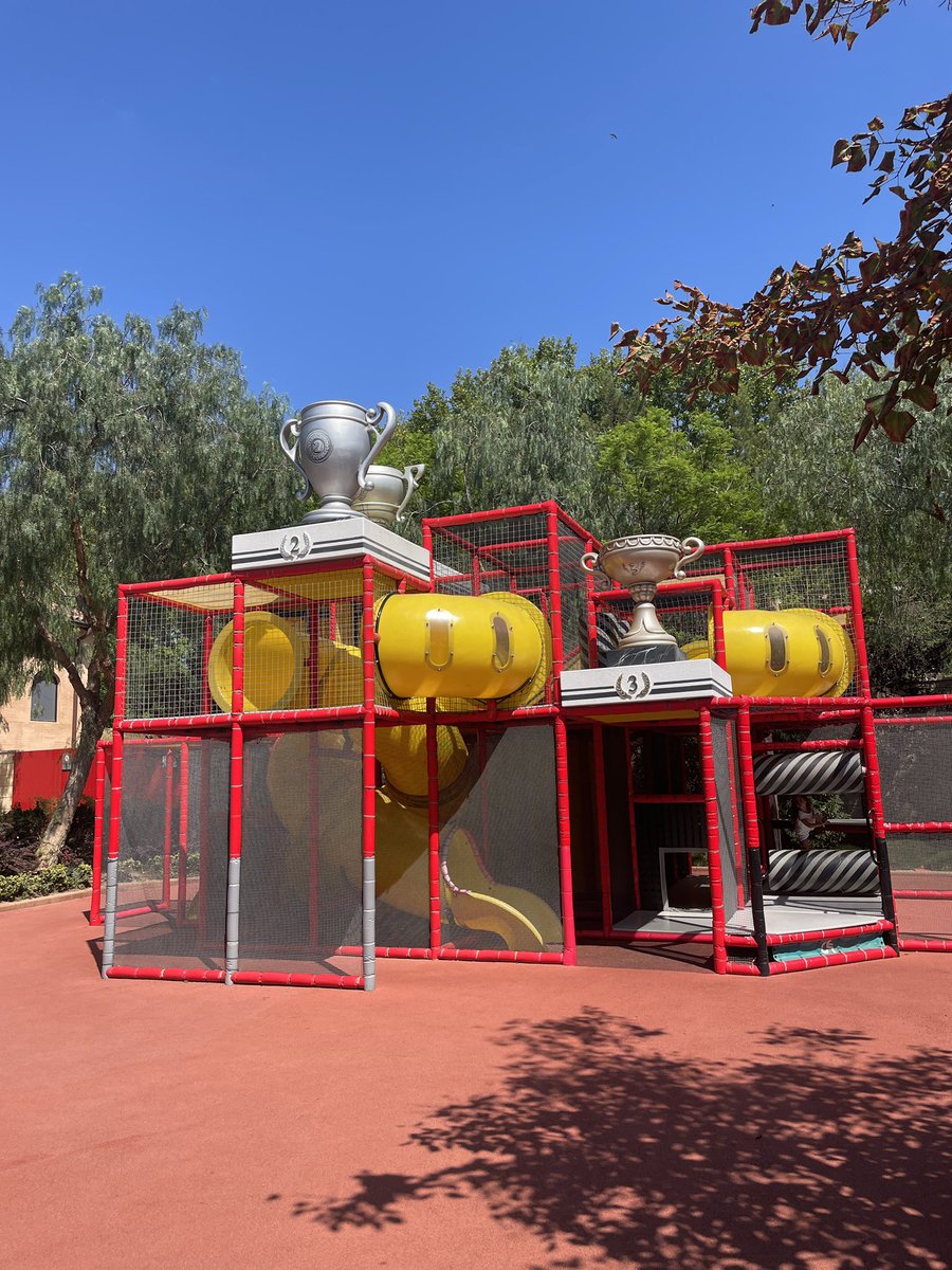CarlaChec's tweet photo. Las zonas infantiles a pleno sol… no gracias.  @Portaventura_ES https://t.co/ILjiNg4VK3