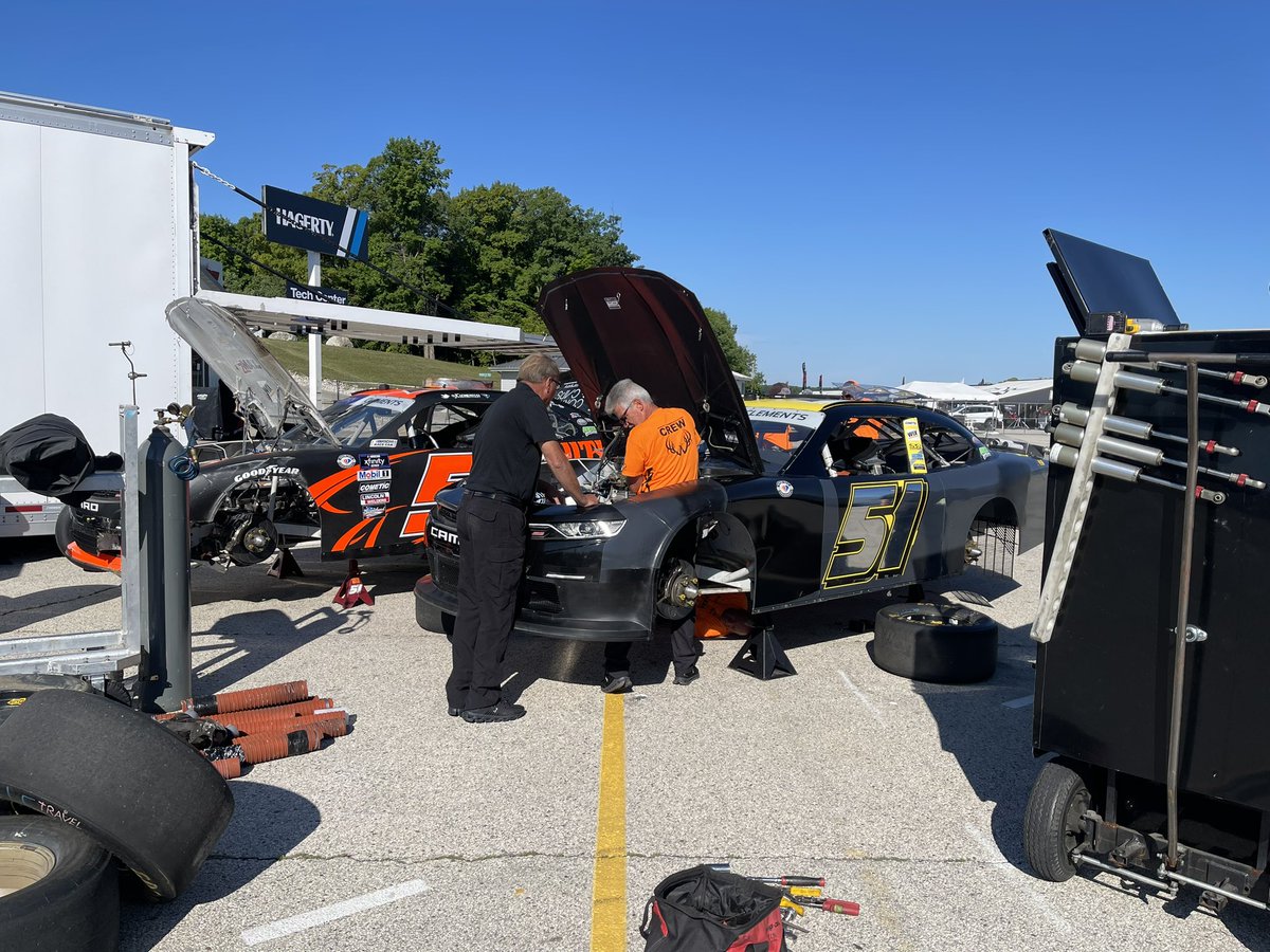 JCR_Clements51's tweet photo. Word of the weekend @roadamerica is
Ⓡally
Ⓔvery
Ⓟartner
Ⓐnd
Ⓥictory will
Ⓔnsue
@JClements51 getting help from all the Great #WisconsinForward sponsors @whitetaildip @driftlessglen @RootArchery to get the back up car ready aftr going off track in Q-run yesterday #Team51 https://t.co/Sb4mrvkoo4