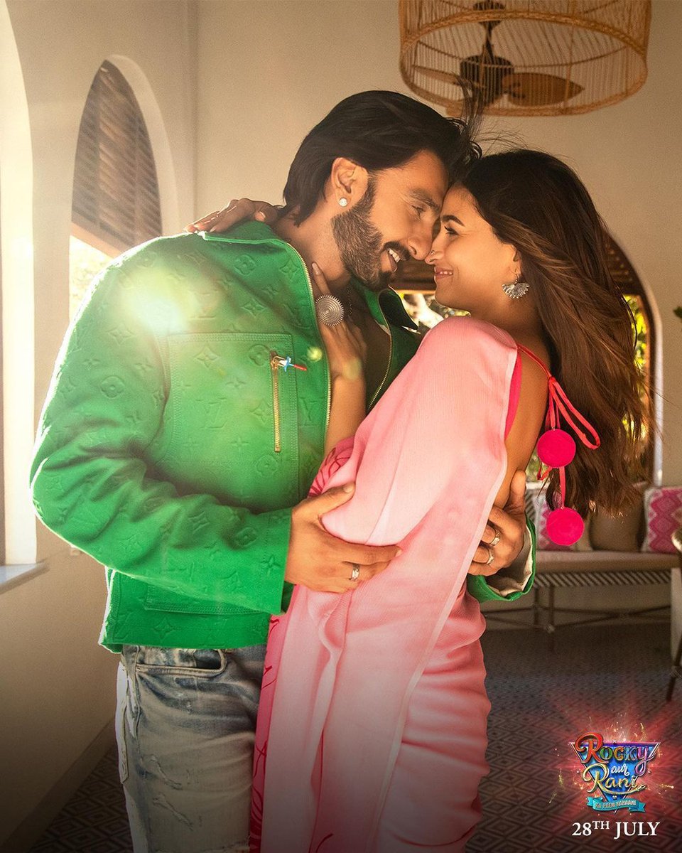 Ietsott's tweet image. 🚀🌏💥 #RockyAurRaniiKiPremKahanii off to an UNBELIEVABLE start in overseas markets, raking in a staggering $1.24MM! 🎉🌟 Get ready for an EPIC rollercoaster ride of emotions! 😍🎬 #BlockbusterAlert #HindiFilmMagic 🎥✨

🏆🌟 CONGRATS to the team! 🏆🌟 Day 1 rankings in overseas