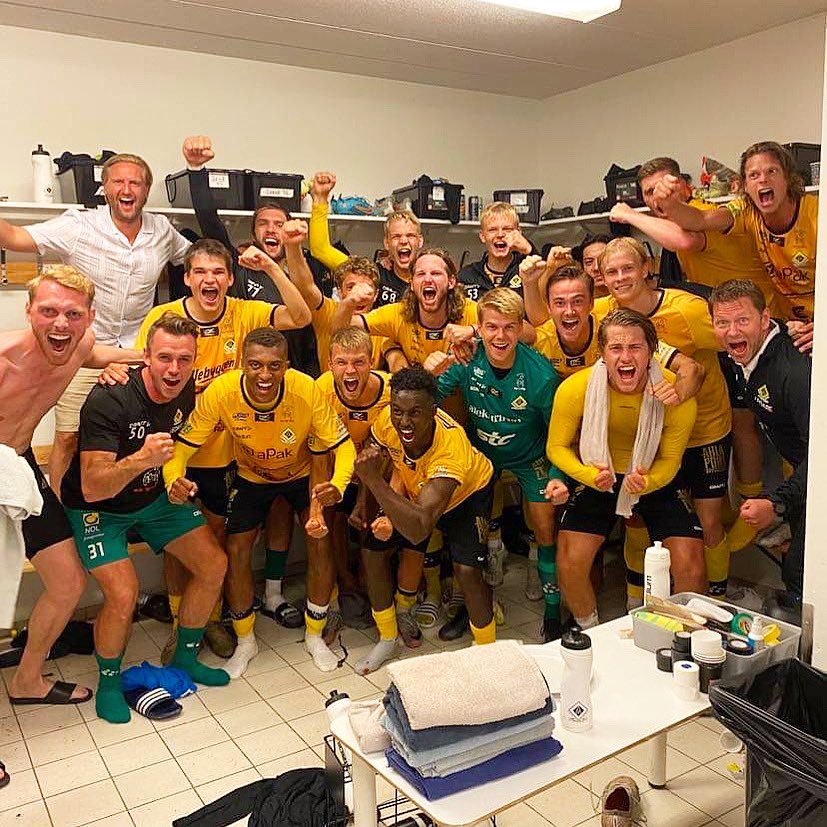 NiklasTidstrand's tweet photo. 3 jävligt goa poäng idag efter ödmjukt och stenhårt arbete av samtliga spelare i 96 minuter!💪😀 https://t.co/C8YtyHtDD5