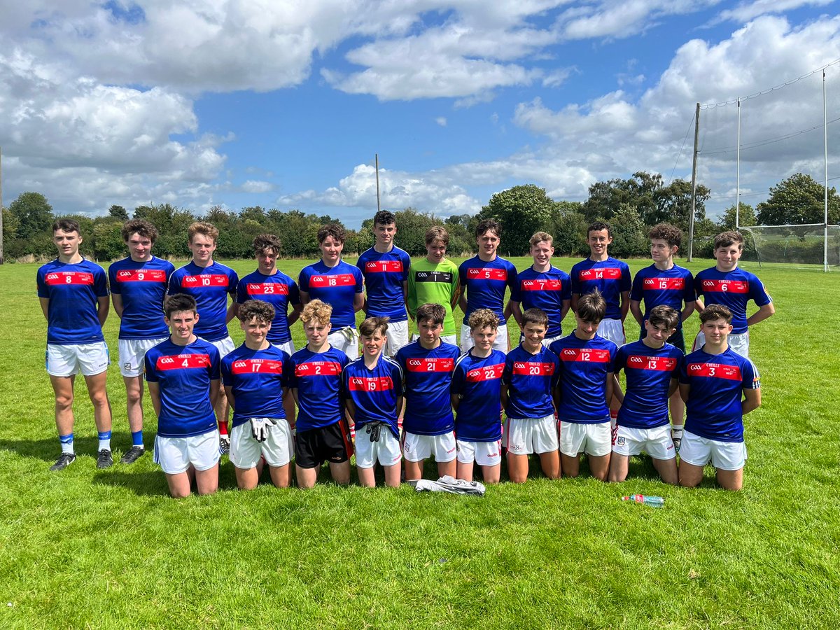 gda_mc's tweet photo. The Cork West u14 football team that played @TipperaryGAA today coming away with 2 good wins playing some great football.  @OfficialCorkGAA @carberygaa @KilmeenKilbree @IbaneGael https://t.co/7kjLxYl9VN