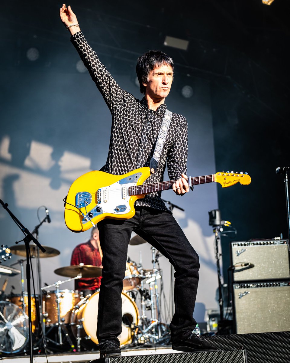 AdamHMatthews's tweet photo. Johnny F***kin Marr 🎸🎸🎸
Johnny Marr // South Facing Festival // 28.07.2023
📷 @live4evermedia
-
-
-
-
#adamhamptonmatthews #johnnymarr #johnnymarrjaguar #johnnyfuckinmarr #thsmiths #NGHFB #newtownvelocity #hihello #thischarmingman #southfacing @Johnny_Marr @SouthFacingFest https://t.co/HXaGIz4VHf