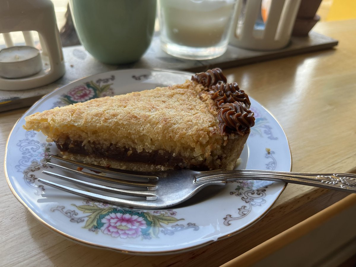paddycullivan's tweet photo. HMMOG (Holy Mary Mother of God) #bakeology #treats #theliberties https://t.co/9dJEOdlAAR