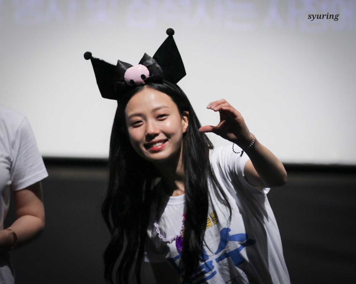 syuring_5's tweet photo. 230729 밀수 무대인사 (잠실 롯데시네마)
100만 돌파 축하합니다🎊🥳🤙배우분들의 케미와 연륜이 인상적이었어요ㅎㅎ 올여름 시원하고 재밌는 영화 잘 보고 왔습니다🌊

#김혜수 #염정아 #조인성 #박정민 #고민시 https://t.co/xhD3zA723l