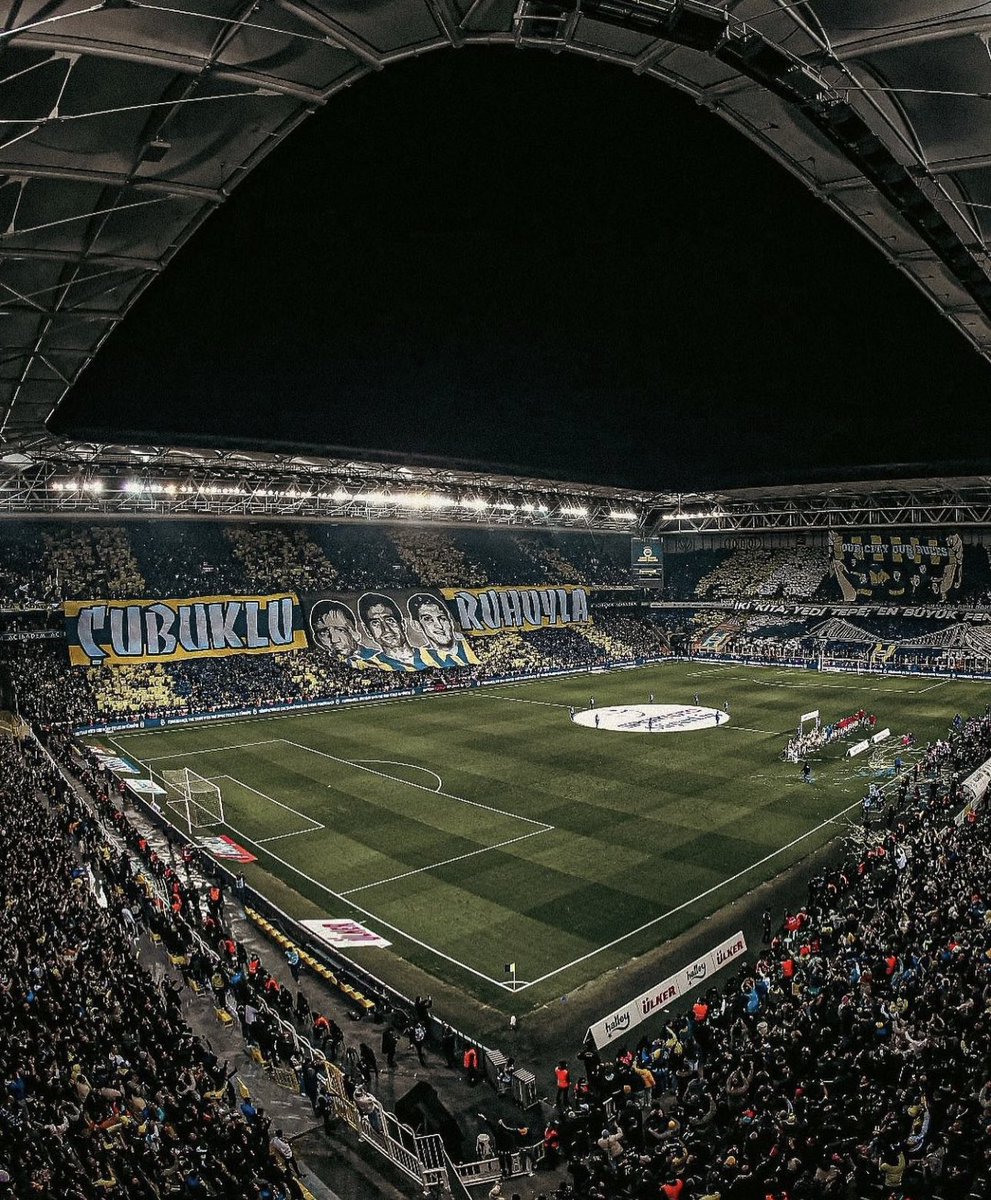 yildirayc_1907's tweet photo. Keyifli akşamlar 💛💙
Fenerbahçe ailesi 👑
Dünyanın en güzel şehrinden
#Bodrumdan Sevgiler 🌷 https://t.co/RAPvuooKYw