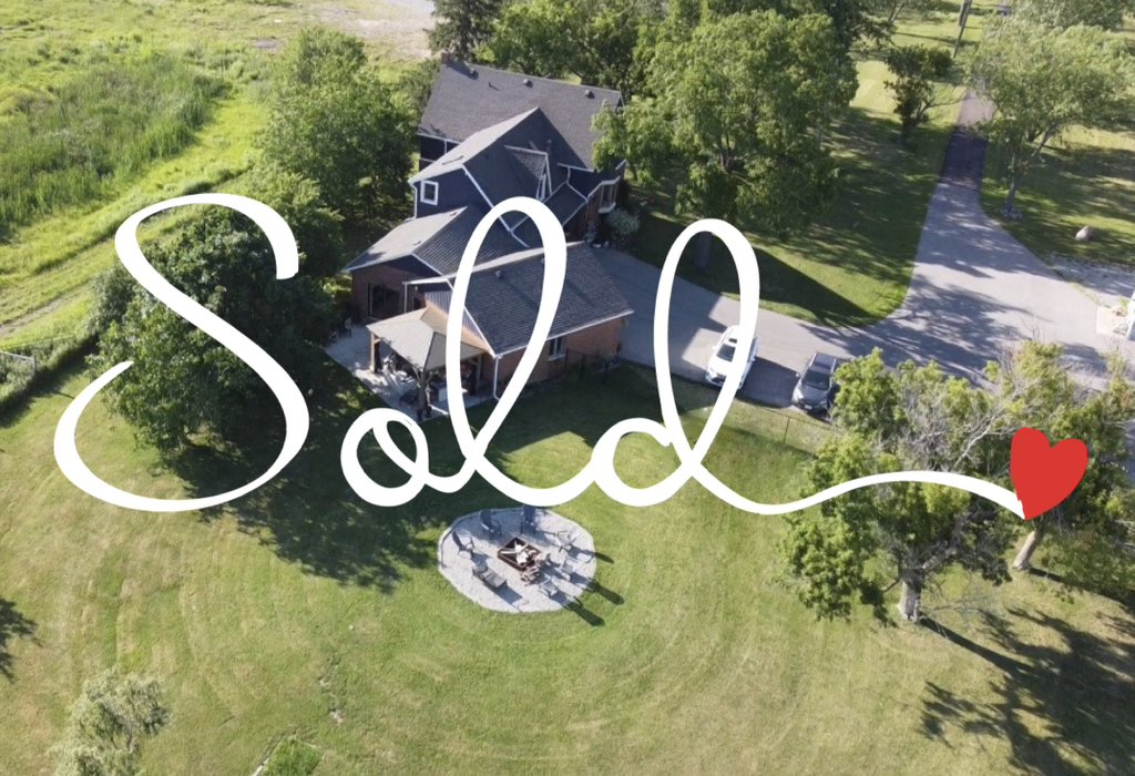 LWYLRealEstate's tweet photo. SOLD! Congratulations to my Sellers 🎉 #sold #realestate #lovewhereyoulive❤️ https://t.co/MqdSTgFlH8