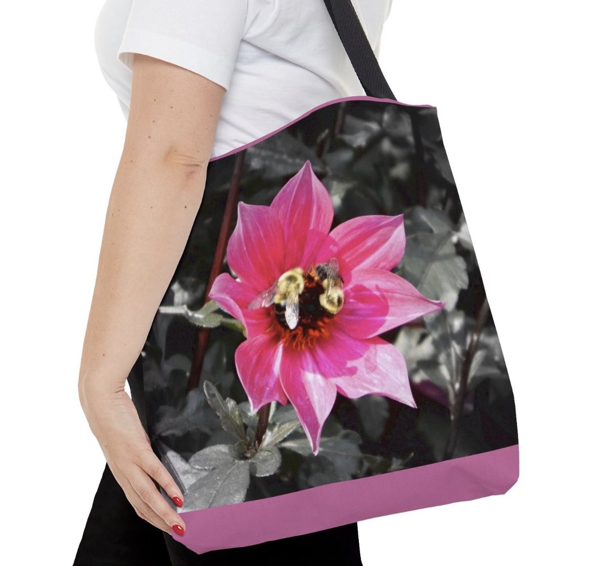 simplee_me710's tweet photo. #bumblebee #totebag #canvasbag THIS IS AN ORIGINAL PHOTOGRAPH >>> I took the picture of these beautiful bumblebees and created a design on this canvas bag! This is for sake on my Etsy page #bumblebees #SaveTheBees #photographer #photographylovers #supportsmallbusiness https://t.co/H1GJfk6I68