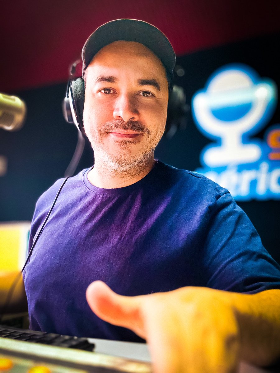 juniorferreira's tweet photo. Programa Mais América no ar na sua @escuteamerica 📻📱🎙️com @ junior_ferreira! Só vem! 🎶

#MaisAmérica #RádioAmérica #SempreComVC https://t.co/DwYhYj79px