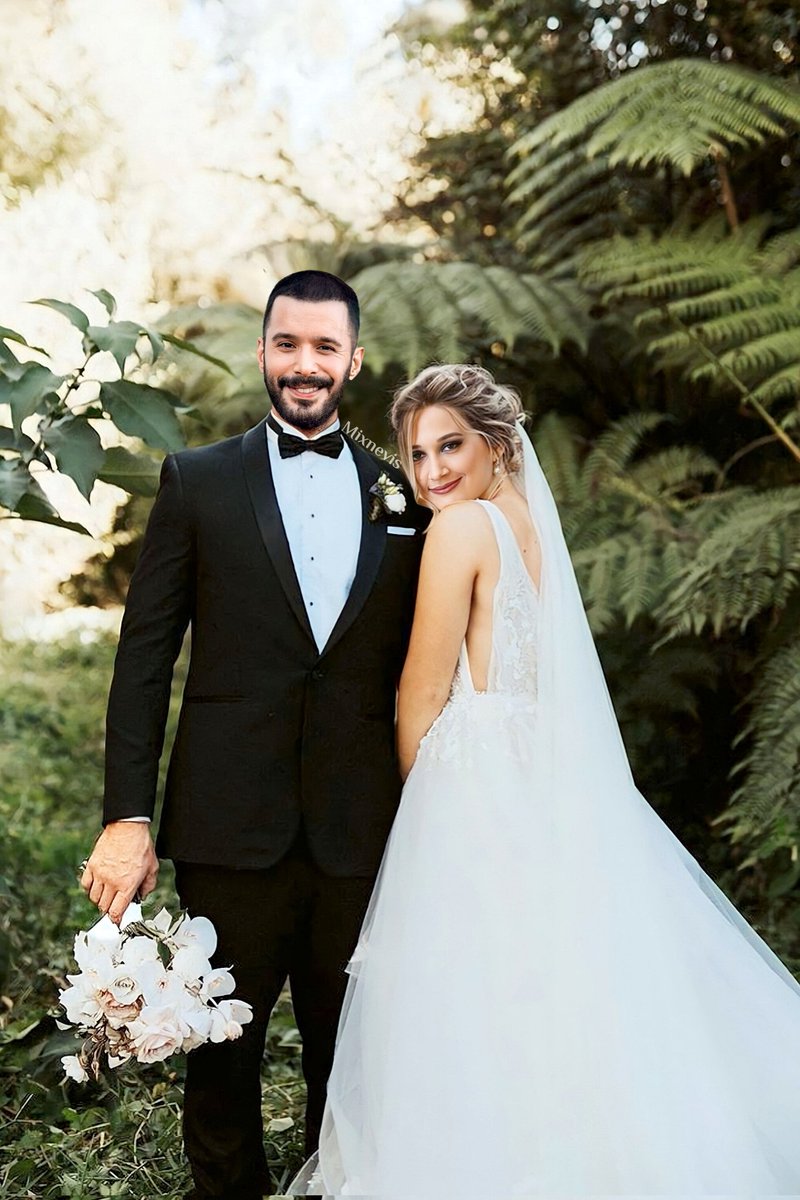 Canim ciftim evlilik yıl dönümünüz kutlu olsun <a href="/baris_arduc/">Barış Arduç</a> @gupseo 😍🧿💕
#barişarduç #gupseözay #gupbar