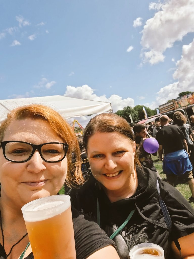G11GGSY's tweet photo. tribute band festivalin' today #festwich https://t.co/TzunwUqhe5