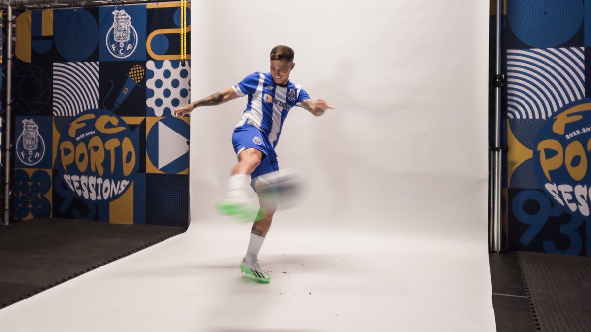 IvaNFCPortO's tweet photo. FC Porto Sessions 📸 🐉

#FCPortoSessions #FCPorto https://t.co/nXv828o4PK