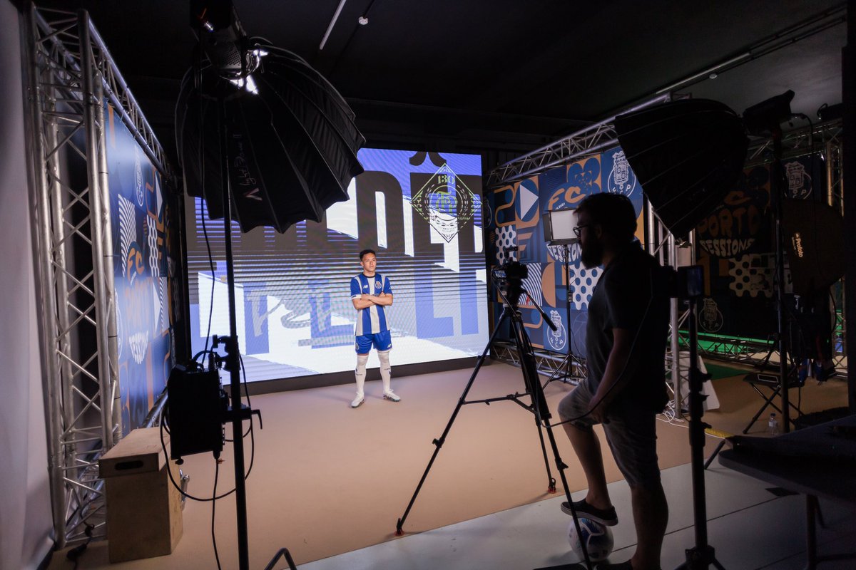 IvaNFCPortO's tweet photo. FC Porto Sessions 📸 🐉

#FCPortoSessions #FCPorto https://t.co/nXv828o4PK
