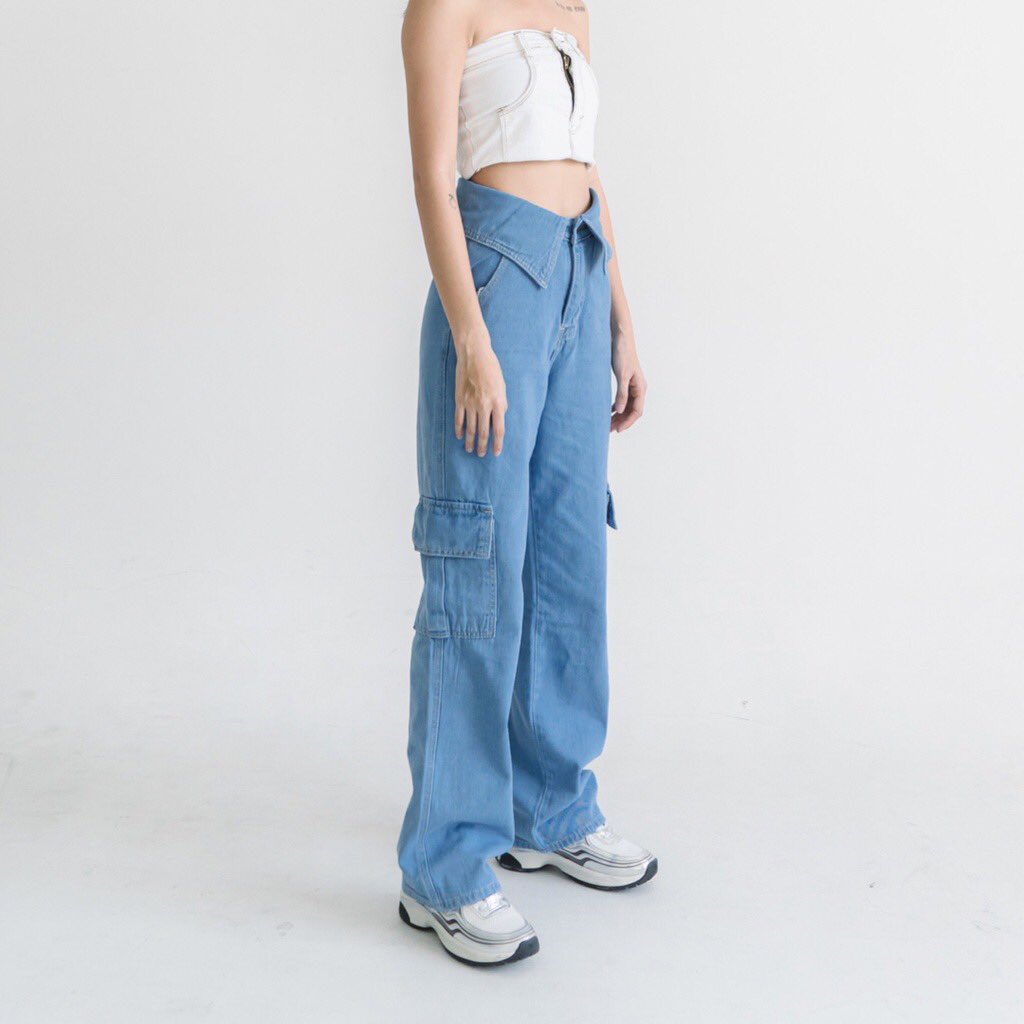 Rekomendasi CelanaCargo jeans mirip sama yang di pakai Haechan NCT di Bercha Challenge yang di posting di tiktok.

shope.ee/9UY3vwo4De