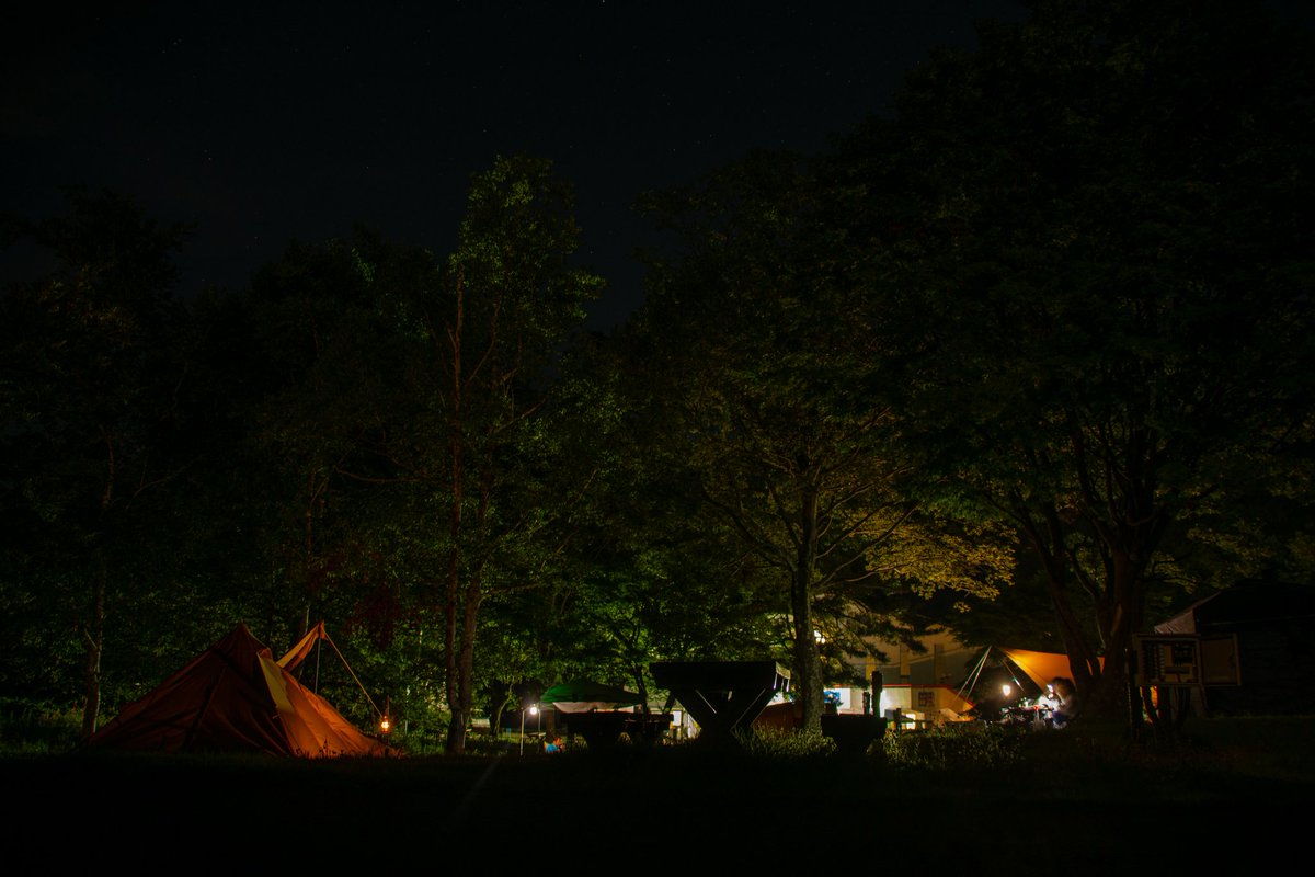 GUNSAI_BIGMEET's tweet photo. 本日は猛暑の中大変お疲れ様でした!!
続いて後夜祭のBIGCAMP進行中です!
皆さん思い思いにキャンプを楽しんで貰っています👏
リベラルさん、井本さんの参戦により話に花が咲く所か爆発中🤣
#BIGCAMP https://t.co/7Oqcb5lFwd