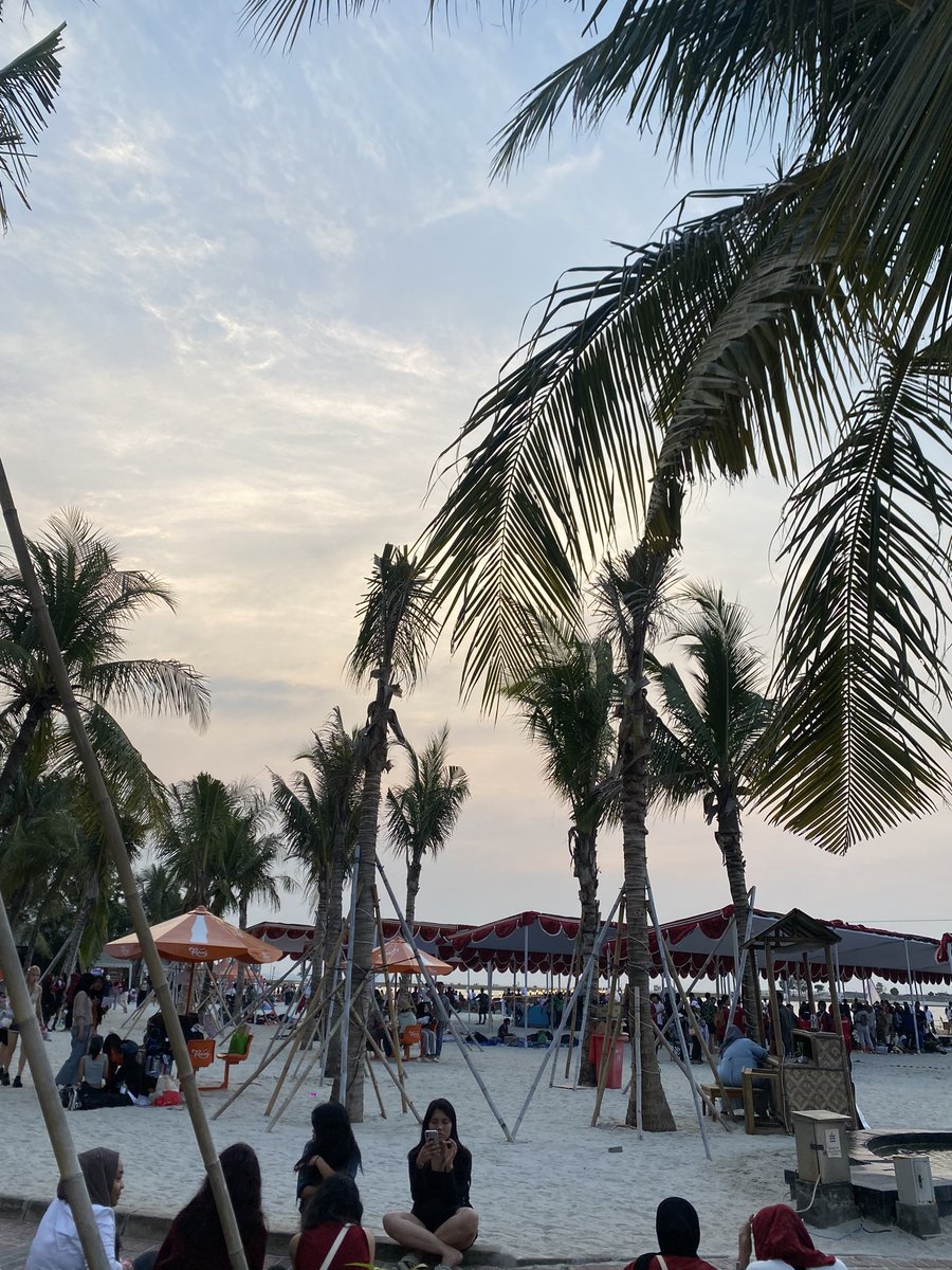 emelymrnh's tweet photo. #THEBOYZinJAKARTA #THEBOYZ_ZENERATION_in_JAKARTA #THEBOYZ_THEB_BEACHPARTY https://t.co/T4nq7k7mmp