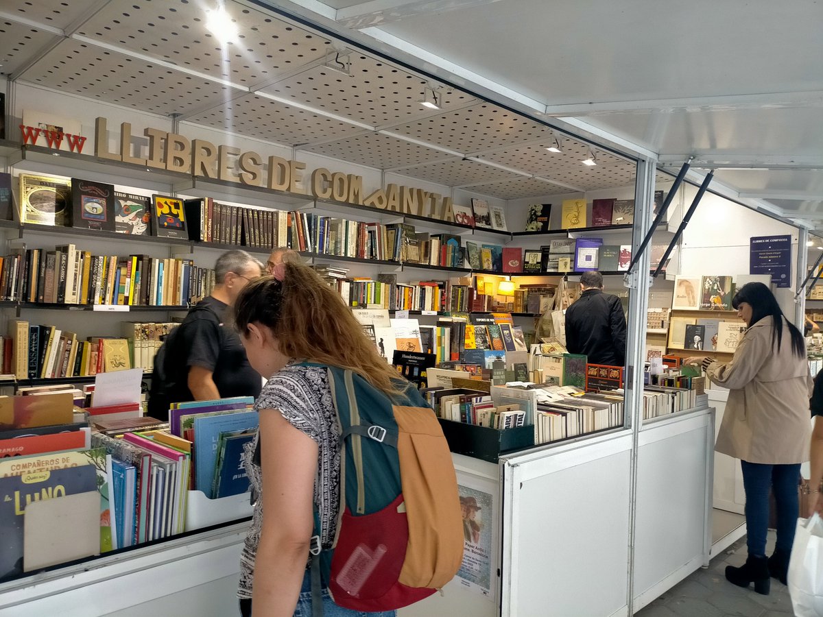 firallibrevell's tweet photo. La 72a edició de la Fira del Llibre d'Ocasió, Antic i Modern us espera a Barcelona del 8 al 25 de setembre. No et perdis la literatura, el jazz i la cultura al Passeig de Gràcia! #FiraDelLlibre #Barcelona #EventosBCN https://t.co/PZOkNPxPb2 https://t.co/Nz91IYhXIT