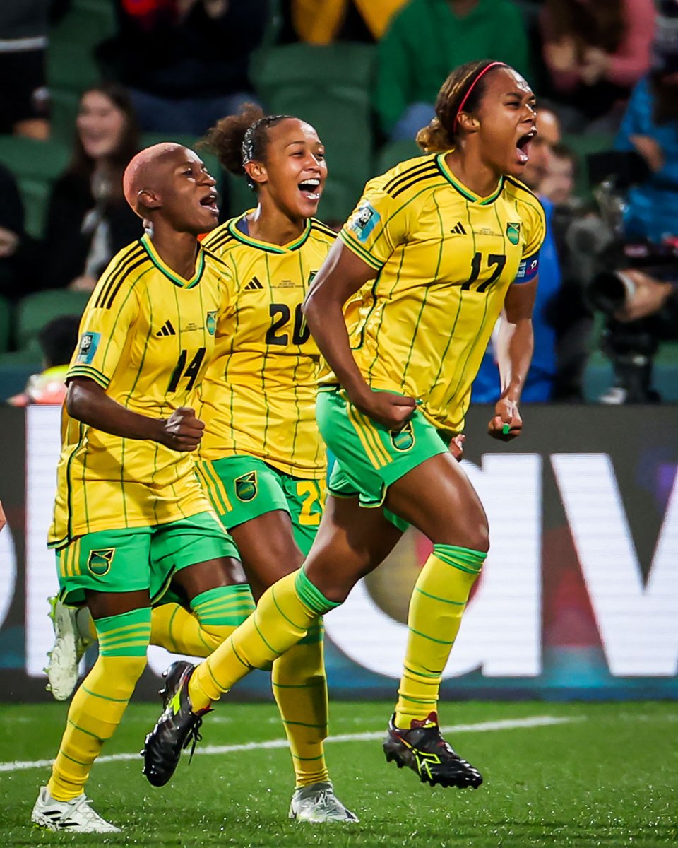 Sportsbuzinfo's tweet photo. JAMAICA DEFEAT PANAMA 1-0 FOR THEIR FIRST-EVER #FIFAWWC WIN 🎉
#FIFAWomensWorldCup2023 #PANvsJAM #WorldCup2023 https://t.co/g0qDPvW9cG
