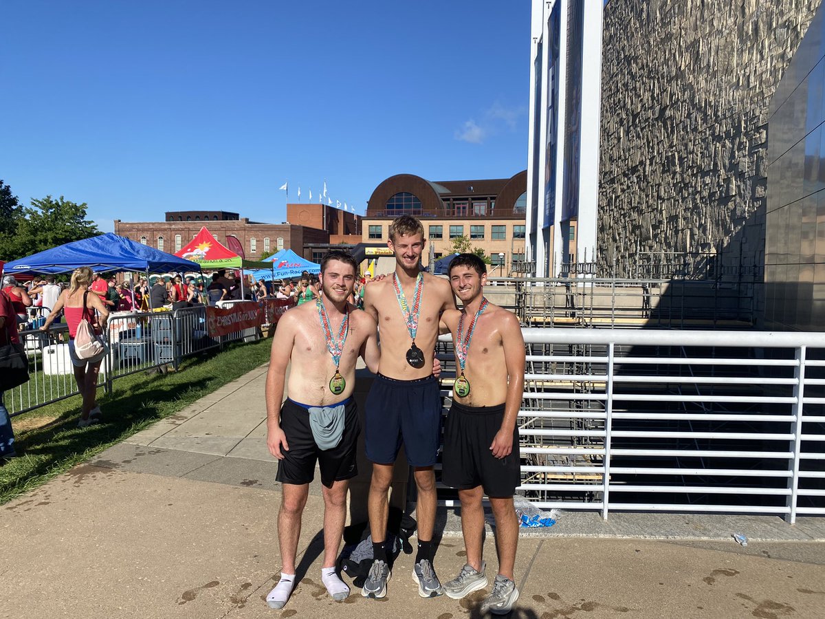 JustinHartsell1's tweet photo. Spartans doing Spartan stuff!🙌 #mini #SpartanPride https://t.co/OwbSeG4zDX