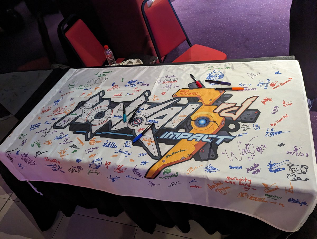 snociloL's tweet photo. @HonkaiImpact3rd I would like to say thanks to all of the captains who helped write their autographs on this flag. I couldn't be the happiest man without you captains

#HonkaiConcert2023 
#HonkaiImpact3rd 
#ForestCapriccio https://t.co/rlizMH8dlC