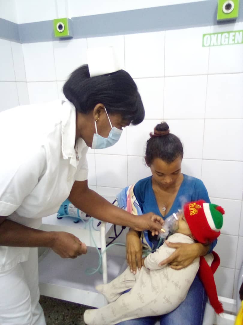 cubacooperaven's tweet photo. Nuestras armas son los medicamentos y un corazón gigante lleno de amor hacia aquellos que lo necesiten. 

#ConTodosLaVictoria 🤎
#70Moncada 🤎
#CubaPorLaVida🤎
@cubacooperaven����
 @MINSAPCuba🤎
 @japortalmiranda🤎 https://t.co/XKIW3W5e8o