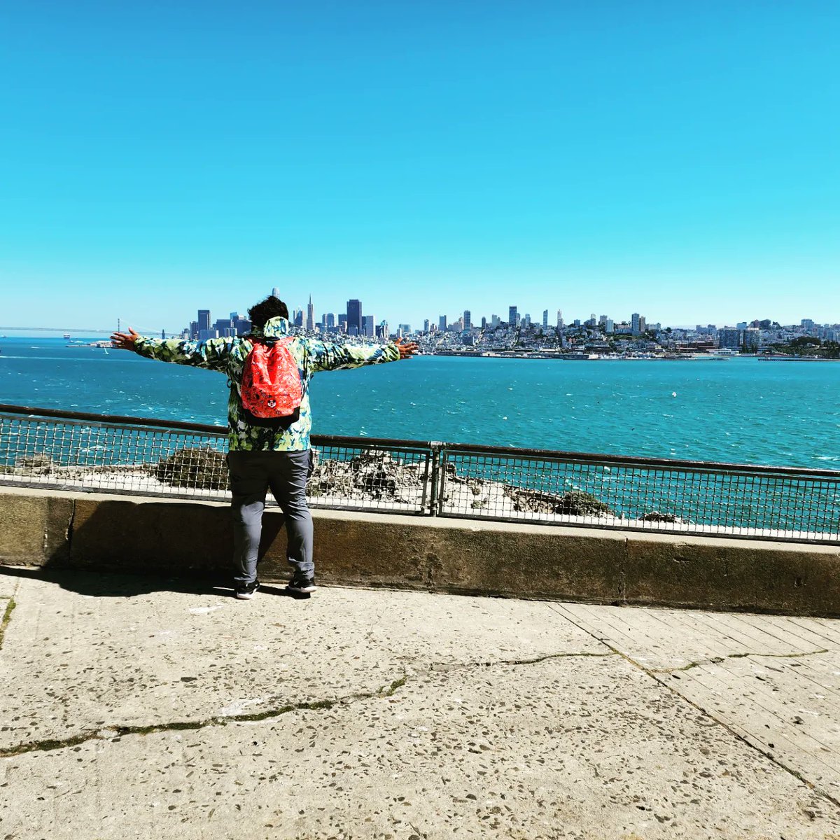LuiJoSM's tweet photo. Alcatraz island https://t.co/HxSpfLSS1m