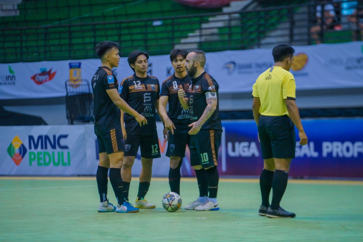 Boa vitória hoje contra uma grande equipa! Conquistamos os 3 pontos, festejar, descansar e focar no jogo de amanhã! Vamos equipa!