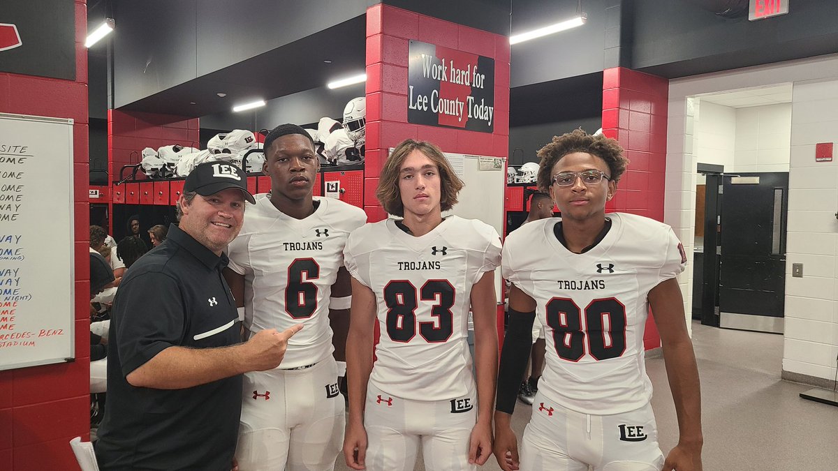 coachnateclark's tweet photo. Great time with my guys at Picture Day 2023! https://t.co/uB1mqDQSHn
