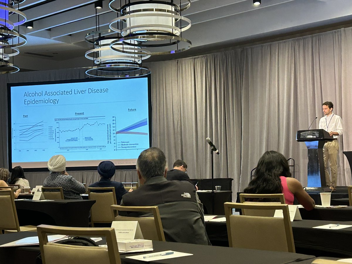 Dr Zori discussing management in ALD:

👉🏼MELD better at predict AH mortality &amp; selection of pts for steroids
👉🏼Lille score day 4 &amp; 7 similar
👉🏼Pharmacotherapy severely underutilized for AUD 
👉🏼Early OLT for AH who fail medical therapy, relapse at 1y ~25%

#MedTwitter #gitwitter
