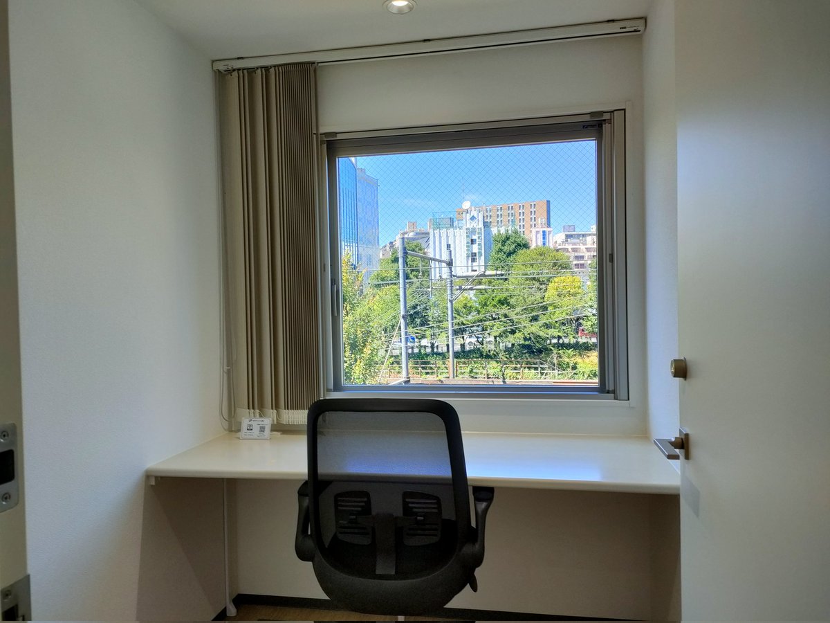 potilooo's tweet image. 新築の世界が知りたくて@tatetaro しゃんのセミナーに参加🐕宅建取ったから地区計画や用途地域の話についていけて無駄じゃなかった。中古や属性の話もあり前広に知識習得。2棟の見学で様々な構造を目視し容積率最大消化プラン等普段Twitterで見る話が色々飲み込めた。エレ前から居住SPは海外のよう！