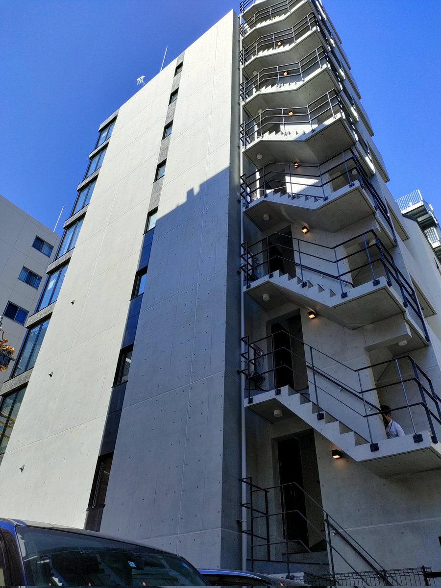 potilooo's tweet image. 新築の世界が知りたくて@tatetaro しゃんのセミナーに参加🐕宅建取ったから地区計画や用途地域の話についていけて無駄じゃなかった。中古や属性の話もあり前広に知識習得。2棟の見学で様々な構造を目視し容積率最大消化プラン等普段Twitterで見る話が色々飲み込めた。エレ前から居住SPは海外のよう！