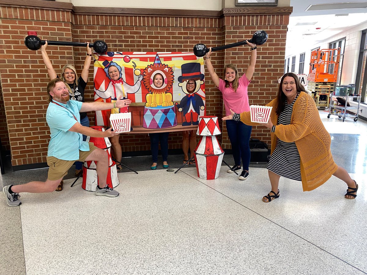 LisaMBoone's tweet photo. It’s almost time…… getting ready to meet our new kiddos! Open House Monday 4-6! #FMEistheplacetobe https://t.co/GpkPGeiZC1