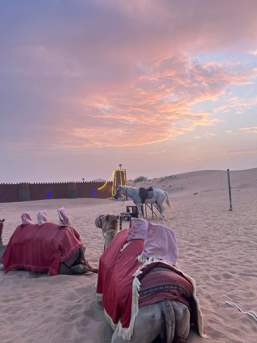 Happy day in the desert with bestie but the food is terrible