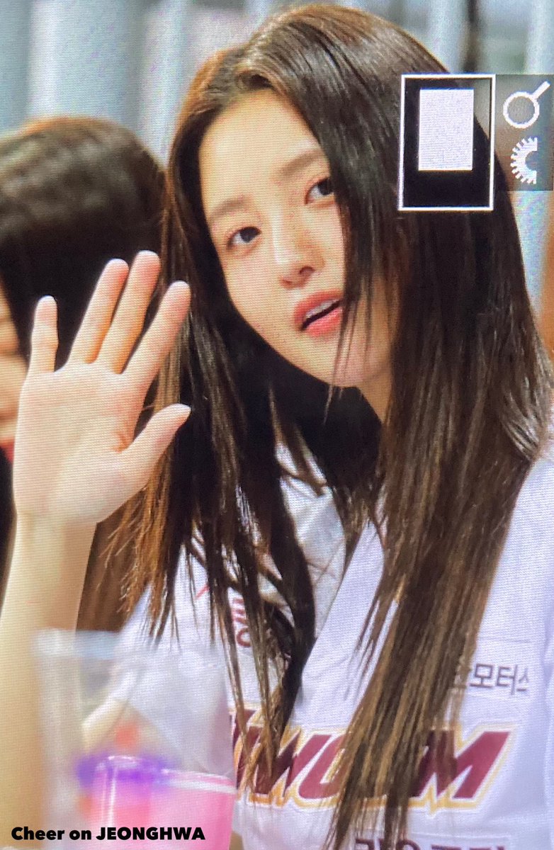cheeron_le's tweet photo. 230729 고척돔 키움 히어로즈 시타 &amp; 경기관람
#EXID #정화 #JEONGHWA #키움 #키움히어로즈 #히어로즈 #키움짱팬 https://t.co/xOYZjCg8KM