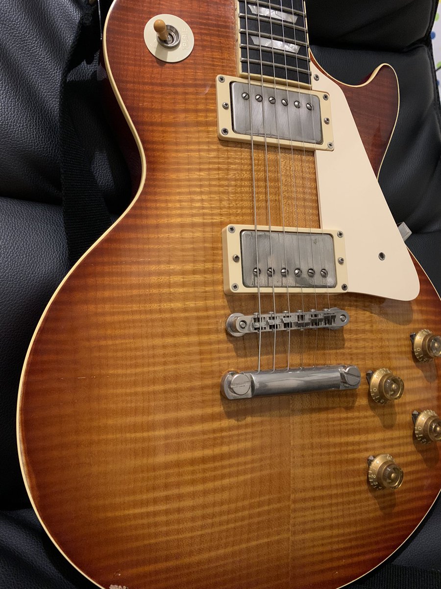 shishiguitar2's tweet photo. 早く国��寺に持って行き、軽量化計画を進めたいのだが、なかなかタイミングが合わず...。 https://t.co/7I4sEOF3C2