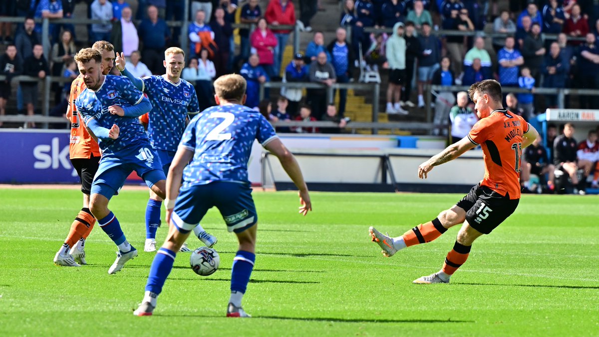 dundeeunitedfc's tweet photo. Two to the good in Cumbria ๐
๐ต 0๏ธโฃ-2๏ธโฃ ๐ | #CRLUTD | #DUFC https://t.co/3lwLNpY8Zz