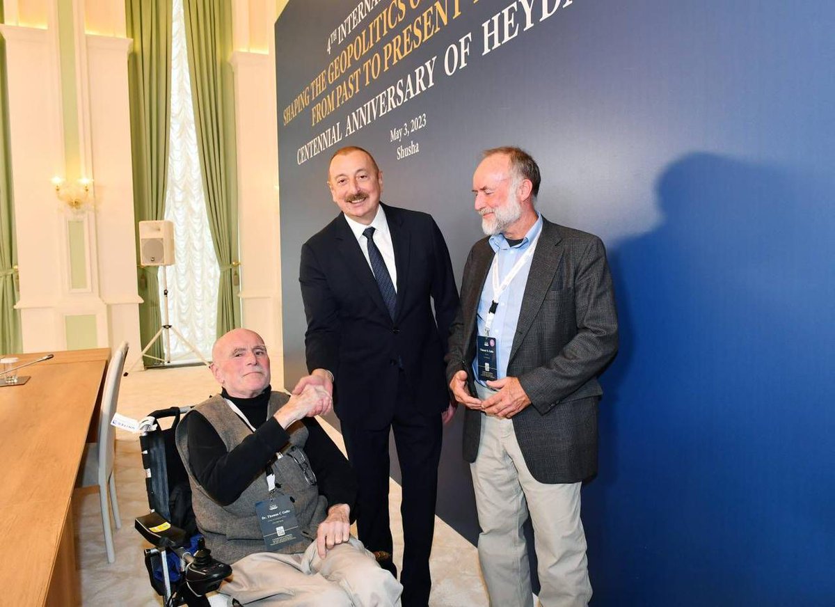 President Ilham Aliyev sent a letter of condolences to Thomas Goltz family. American journalist and as he called himself rouge reporter, author of the book "Azerbaijan Diary", in 1992 he broke silence and information blockade around Khojaly genocide. RIP
azertag.az/en/xeber/Presi…