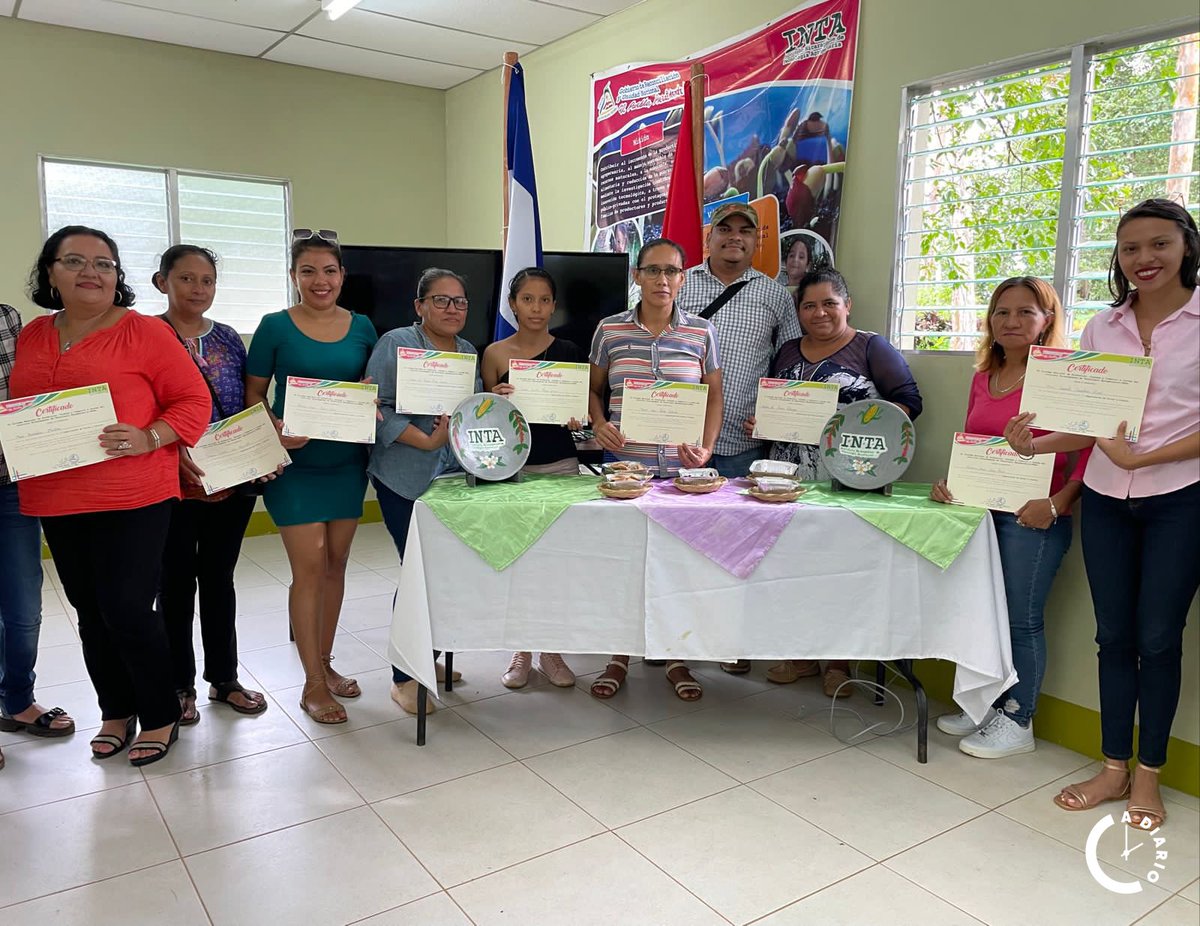 #Fotos📸| El Sistema de Producción Consumo y Comercio a través del Instituto Nicaragüense de Tecnologías Agropecuarias (#INTA), otorgó certificados a 2️⃣0️⃣ 👩🏻👩🏼 mujeres emprendedoras que se capacitaron en dulces y cajetas, 🍫🍭🍮 lo que permitirá dinamizar la economía...