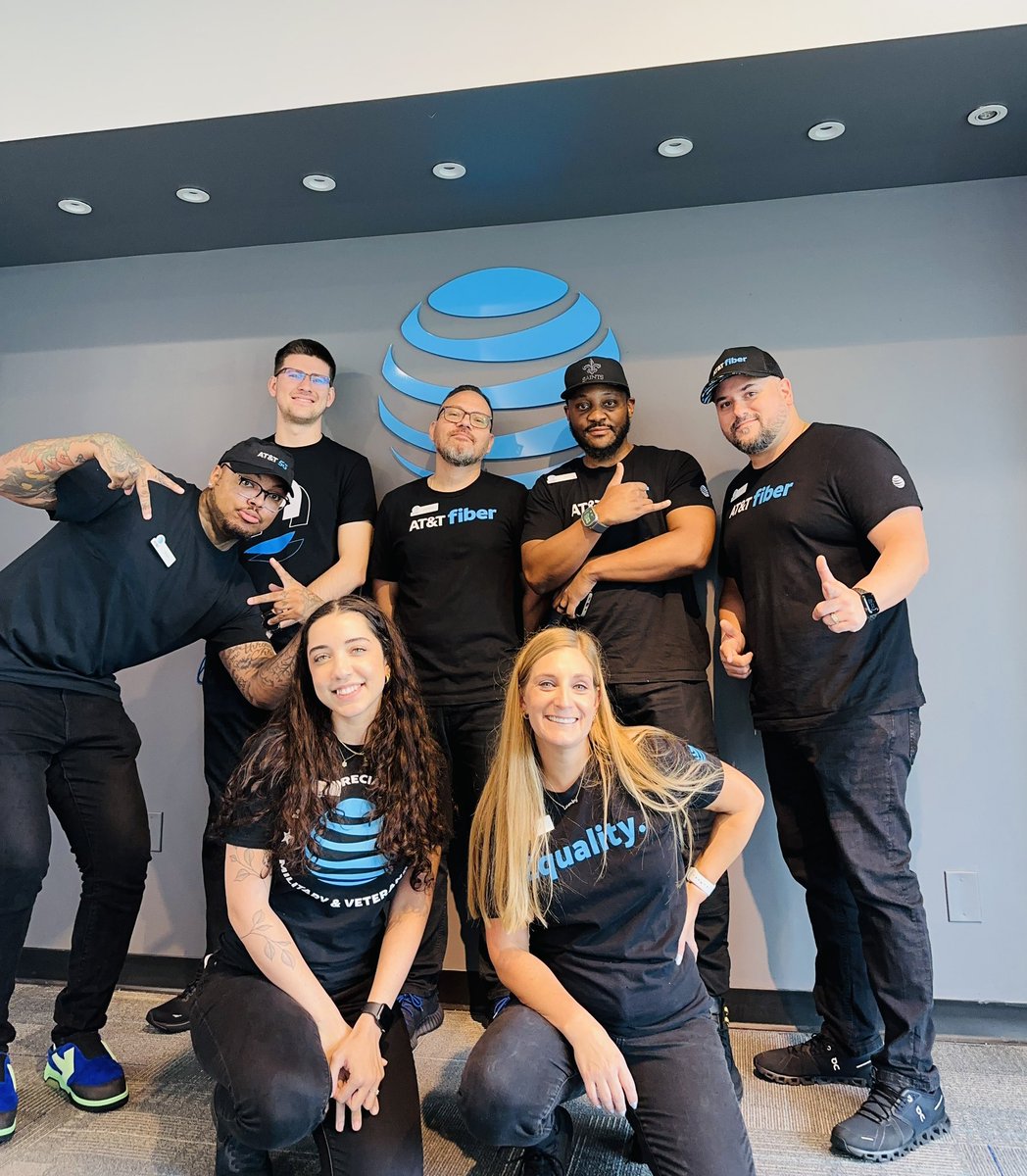 EmilyLumby's tweet photo. #SQUADGOALS #JerARMY
The Money Team is bound for great things!! @jmarciniakk @One_FLA https://t.co/nS6Gs2TfoZ