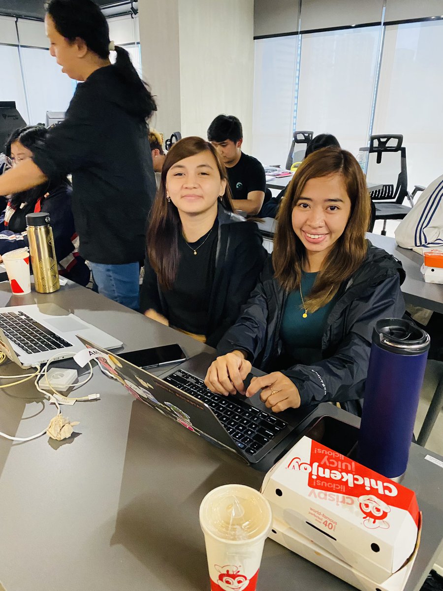 theblokcgroup's tweet image. 🚀 Day 1 of Batch 2 Solana Developers Bootcamp was a blast! Our participants are already making incredible strides in their blockchain journey. Big applause to our Mentors for their engaging sessions on “Blockchain 101” and “Interacting with Solana Blockchain”.