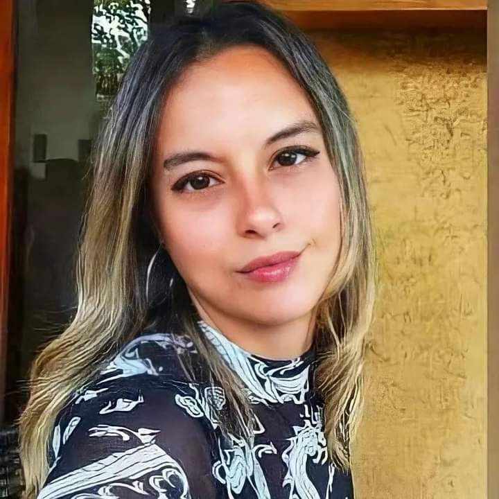 Ustedes mismos le dan sentido cada a día a mi trabajo <a href="/TalladoyMemoria/">@TalladoyMemoria ⛏🖌</a> 

Ayer me encargaron el retrato de Francisca Sandoval ⚘⚘

Espero honrarte como te mereces❤