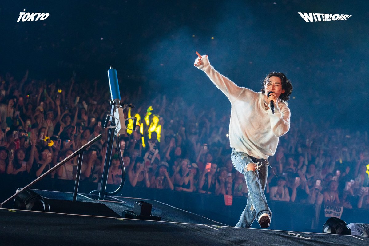 Waterbomb_Japan's tweet photo. 𝗗𝗔𝗘𝗦𝗨𝗡𝗚

1日目の最終公演はかっこよく締めくくり！
明日も精一杯走り抜けよう！

#ウォーターボム #ウォーターボムジャパン #フェス #夏フェス #WATERBOMB #WATERBOMB2023 #WATERBOMBTOKYO #KPOP #JPOP #KHIPHOP #KDJ #MUSICFESTIVAL #DLITE #DAESUNG https://t.co/bxaDdBi5lo