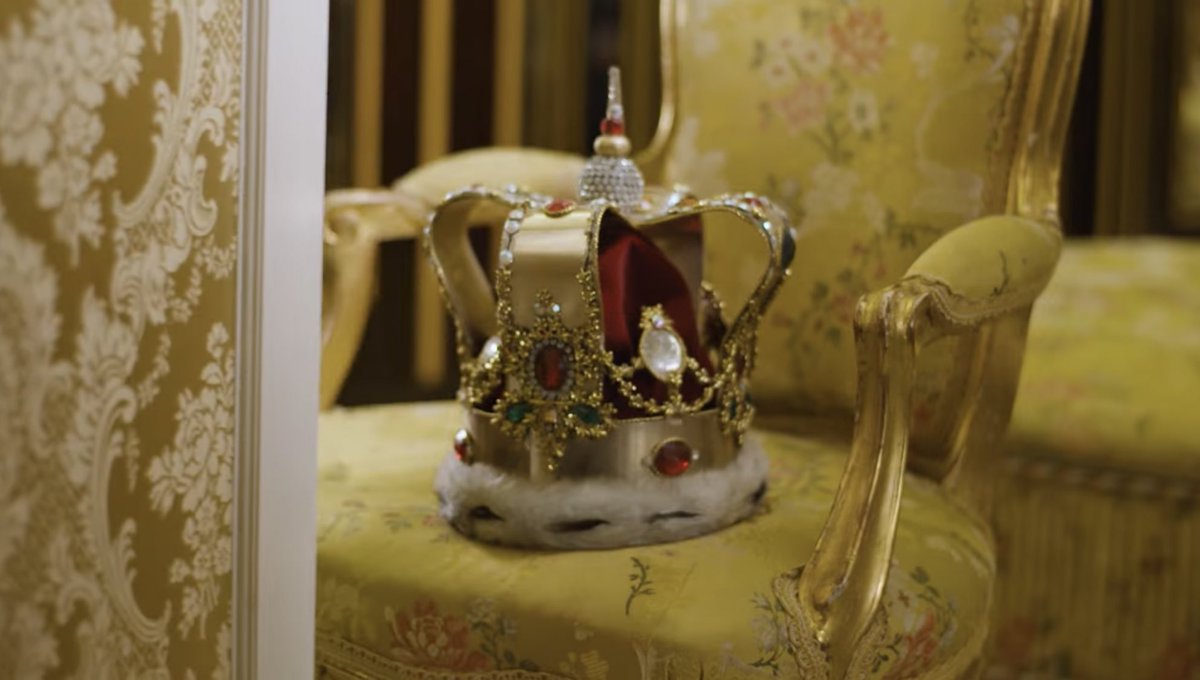 queenpassion05's tweet photo. Just a few items of the great Freddie Mercury that will be auctioned off in London at the beginning of September this year. From August 4 Sotheby’s will have over 1500 items on show before the actual auction. 

#freddiemercury  
#queenpassion71 
#freddiemercuryaworldofhisown https://t.co/oaUXJndL07