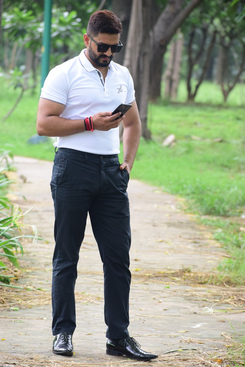 OfficeOfJeet's tweet photo. DesiBoy #Polo #tshirt #sunglass #look 🤍
#JeetpalYadav #RahulGandhi https://t.co/T5xZyWayBg