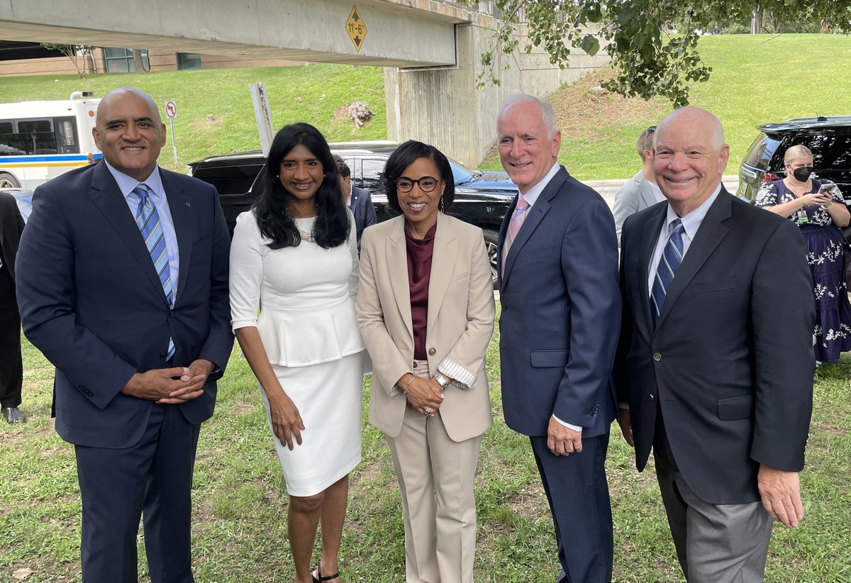 ICYMI: @USDOTFHWA Admin. Shailen Bhatt, @LtGovMiller, @CEXAlsobrooks, Sec. Paul Wiedefeld & @SenatorCardin were at @wmata's Addison Road-Seat Pleasant station Mon. to mark the $25M Rebuilding American Infrastructure w/ Sustainability & Equity (RAISE) grant for trails. #MDOTcares