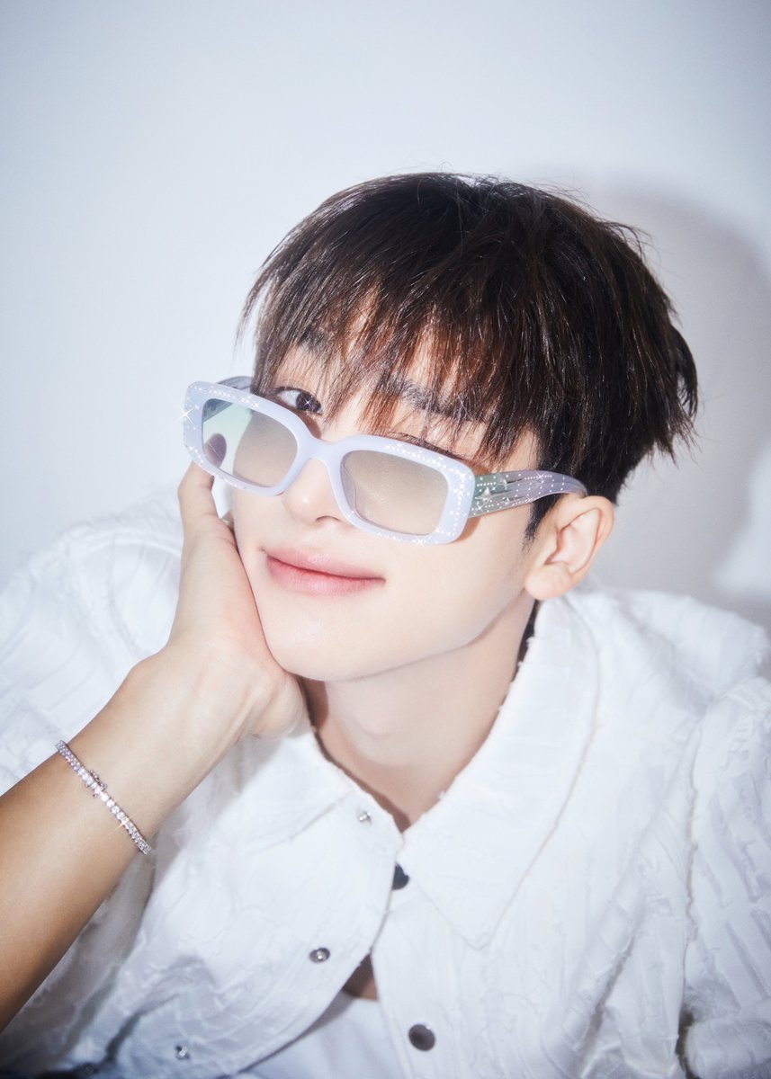 IST_THEBOYZ's tweet image. THE BOYZ 2ND ALBUM [PHANTASY] Pt.1 Christmas In August Concept Photo #GLITTER

✨ 2023.08.07 6PM Release

#THEBOYZ #더보이즈 #PHANTASY #Christmas_In_August