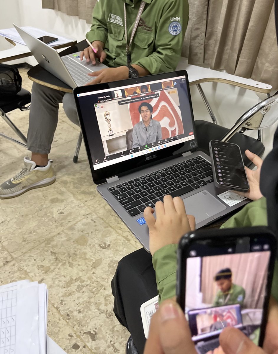 bemfeb_umm's tweet photo. [Sabtu, 1 April 2023]  

Student Day FEB 2023
Week 7 Recap✨

📍Online Zoom Meeting 

-Talkshow Kesejahteraan Mahasiswa-

Yukk throwback Student Day week 7
🤩

@UMMcampus

 #UMMCampus #StudentDay2023 #BEMFEBUMM #AbiprayaCakrawala https://t.co/FFKiwZZRcC