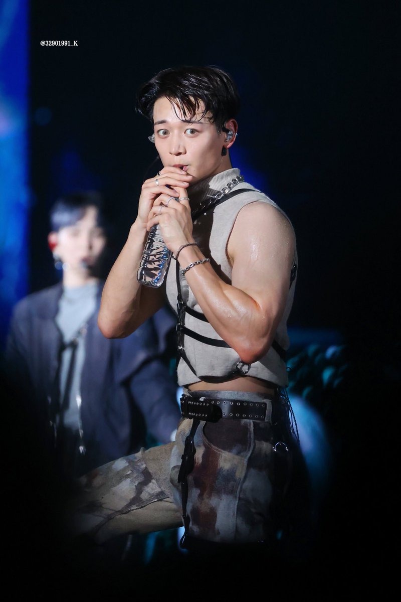 mingblinger's tweet photo. He is 🥺 with 💪 https://t.co/I2QBu3qtZS