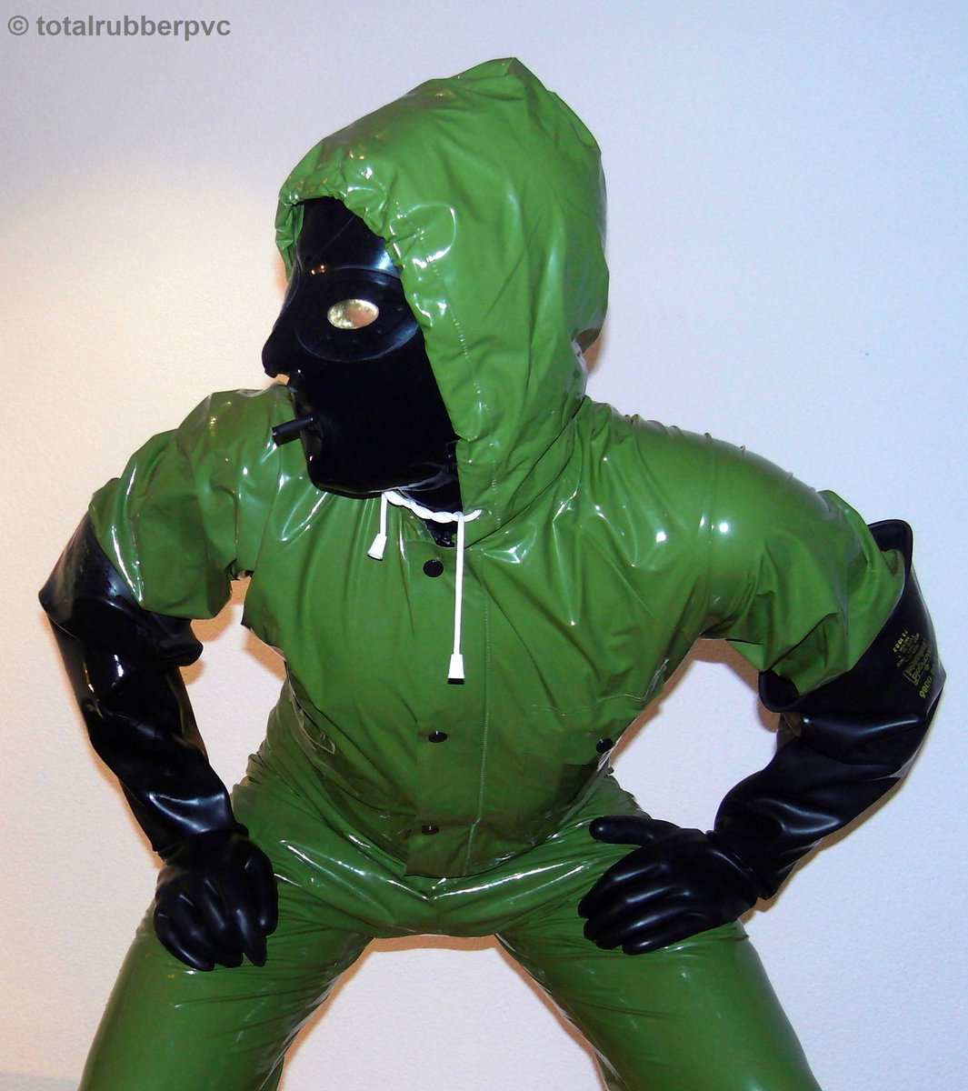 totalrubberpvc's tweet photo. Completely sealed in 2 rubber layers and a PVC suit - the only connection to the outside world are 3 short hoses for breathing purpose https://t.co/SZQGsuF5IT