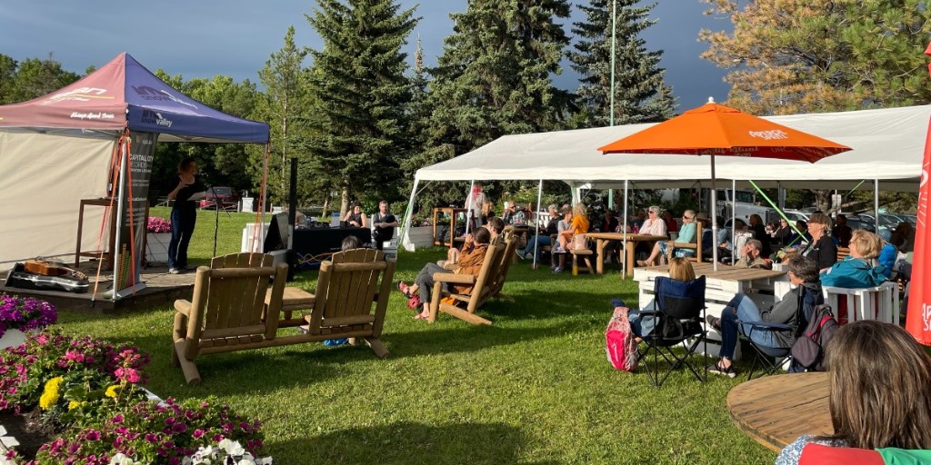 EPLdotCA's tweet photo. Have you had a chance to check out our free weekly concert series, Sounds from the Valley? Join us at @SnowValleySki Tuesday nights all summer to hear performances from local musicians and poets!

Learn more here: https://t.co/LMMLMC4VXO #YEGMusic #YEGConcert #YEGArtist #YEG https://t.co/hhZk4ZXtC0