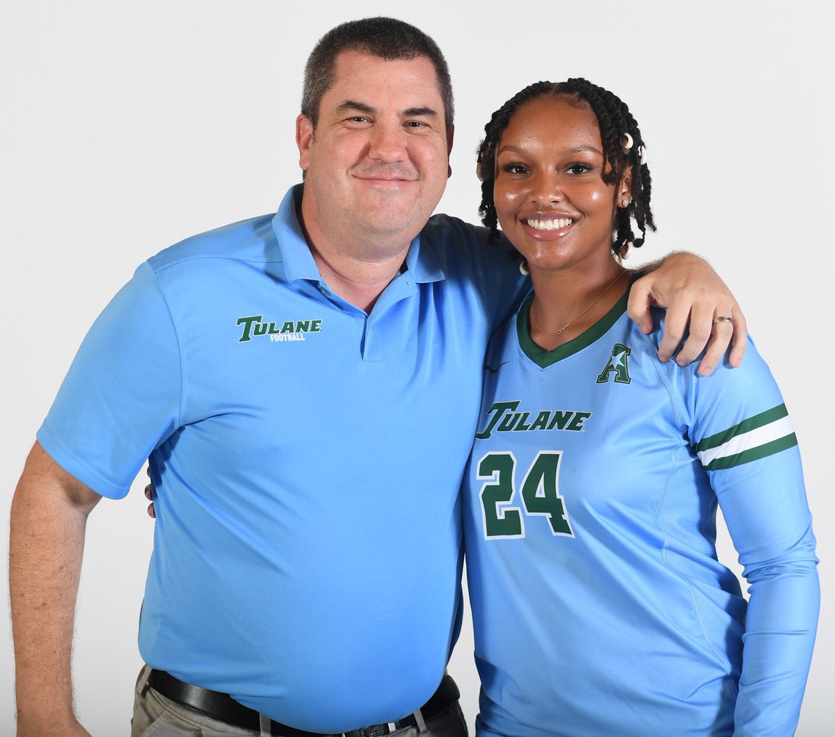 JasonCorriher's tweet photo. Ringing in #Year45 with birthday mate @LaurynBurrows! Between the two of us, we’re bringing 275 sets and 568 digs of D1 volleyball experience to @GreenWaveVB this fall! 💪 🏐 #RollWave 🌊 https://t.co/FuqHoWZsNj